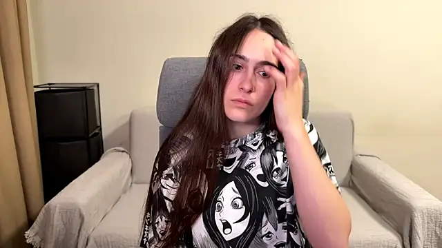 AliceKolltt online show from June 8, 8:20 pm