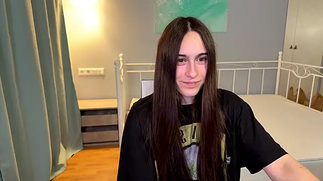 AliceKolltt online show from June 14, 2:24 am