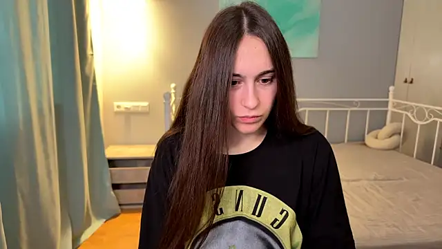 AliceKolltt online show from June 24, 1:43 pm