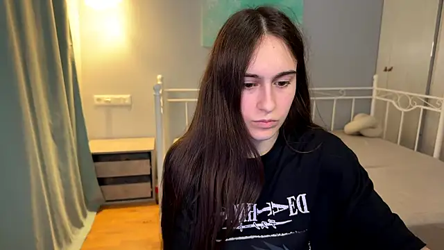 AliceKolltt online show from July 5, 8:05 pm