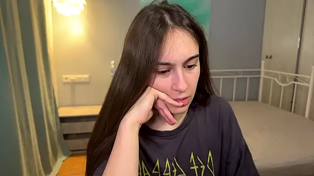 AliceKolltt online show from July 18, 5:55 am
