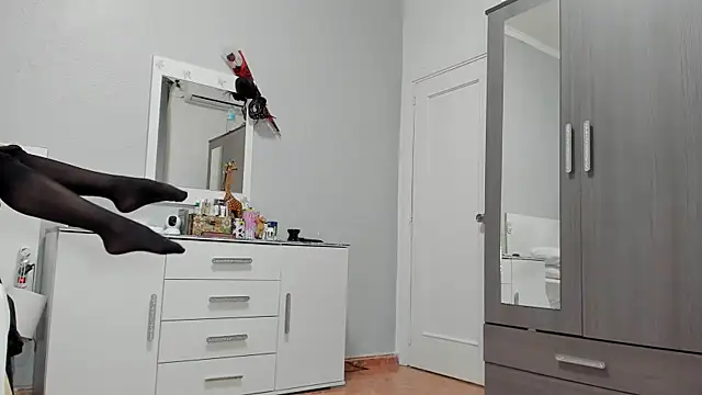 Snapshot of anisialuna_ chatting on March 21, 10:06 am anisialuna online show from March 21, 10:06 am