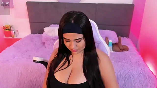 katia bigboobs1 online show from April 5, 6:49 pm