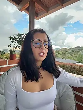 Snapshot of EmaSaenz chatting on October 9, 9:02 pm EmaSaenz online show from October 9, 9:02 pm