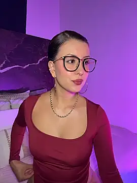 Snapshot of EmaSaenz chatting on October 11, 9:13 pm EmaSaenz online show from October 11, 9:13 pm