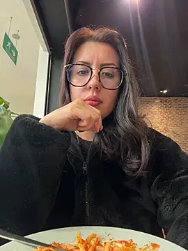 Snapshot of EmaSaenz chatting on October 15, 9:48 pm EmaSaenz online show from October 15, 9:48 pm