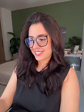 Snapshot of EmaSaenz chatting on June 17, 8:10 pm EmaSaenz online show from June 17, 8:10 pm