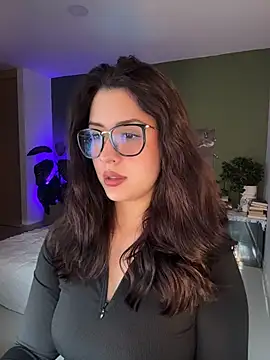 Snapshot of EmaSaenz chatting on July 8, 10:03 pm EmaSaenz online show from July 8, 10:03 pm