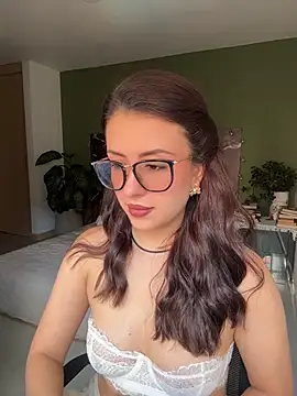 Snapshot of EmaSaenz chatting on July 16, 10:05 pm EmaSaenz online show from July 16, 10:05 pm