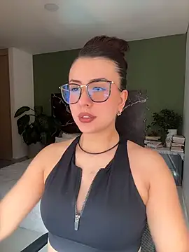 Snapshot of EmaSaenz chatting on July 30, 9:58 pm EmaSaenz online show from July 30, 9:58 pm