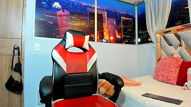 Kendall Sophy online show from March 11, 8:20 pm