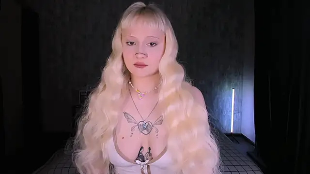 Snapshot of MariaMango chatting on November 10, 9:47 pm MariaMango online show from November 10, 9:47 pm