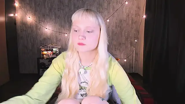 Snapshot of MariaMango chatting on November 25, 12:21 am MariaMango online show from November 25, 12:21 am