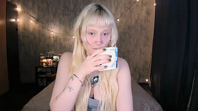 Snapshot of MariaMango chatting on December 14, 4:29 am MariaMango online show from December 14, 4:29 am