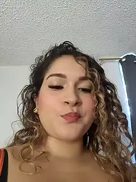 Sara smiiith211 online show from November 30, 6:56 pm