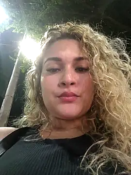 Sara smiiith211 online show from December 20, 12:07 am