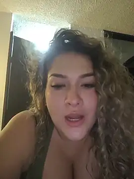 Snapshot of Sara_smiiith211 chatting on May 20, 2:07 am Sara smiiith211 online show from May 20, 2:07 am