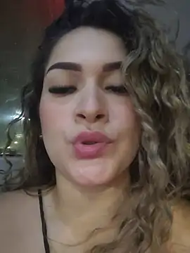 Snapshot of Sara_smiiith211 chatting on June 12, 12:20 am Sara smiiith211 online show from June 12, 12:20 am