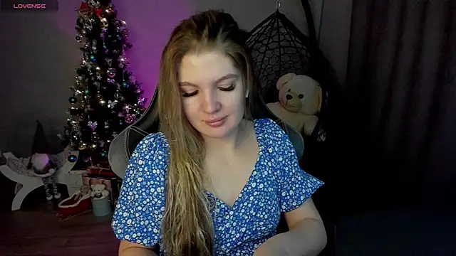 Snapshot of lily_williamss chatting on December 30, 12:22 am lily williamss online show from December 30, 12:22 am