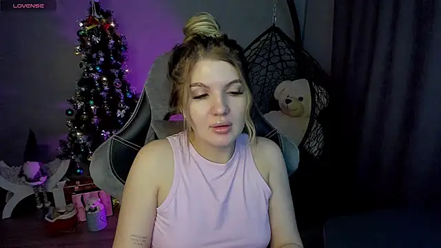 Snapshot of lily_williamss chatting on January 12, 3:17 am lily williamss online show from January 12, 3:17 am