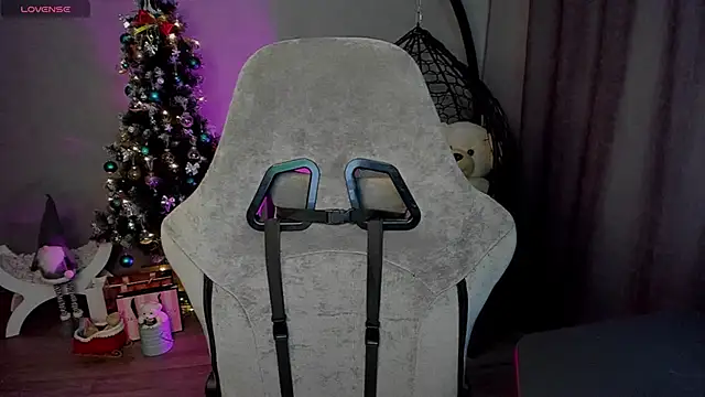 Snapshot of lily_williamss chatting on January 14, 3:11 am lily williamss online show from January 14, 3:11 am