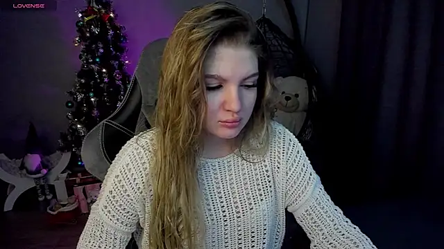 Snapshot of lily_williamss chatting on January 15, 12:30 am lily williamss online show from January 15, 12:30 am