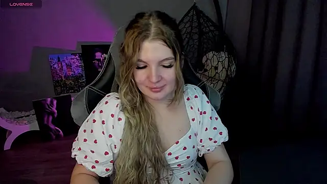 Snapshot of lily_williamss chatting on January 17, 3:45 am lily williamss online show from January 17, 3:45 am