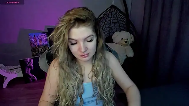 Snapshot of lily_williamss chatting on January 19, 12:17 am lily williamss online show from January 19, 12:17 am