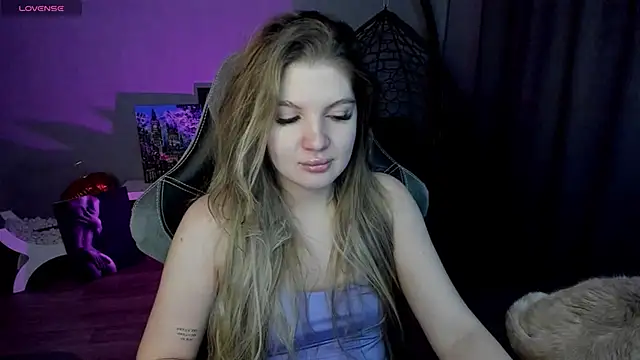 Snapshot of lily_williamss chatting on February 1, 1:02 am lily williamss online show from February 1, 1:02 am