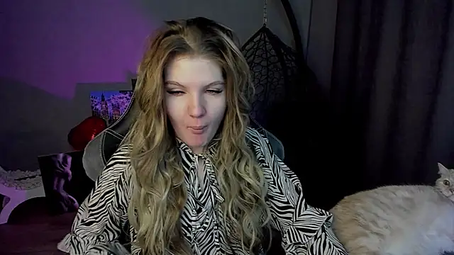 Snapshot of lily_williamss chatting on February 4, 12:19 am lily williamss online show from February 4, 12:19 am