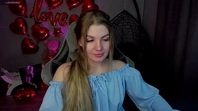 Snapshot of lily_williamss chatting on February 13, 3:07 am lily williamss online show from February 13, 3:07 am