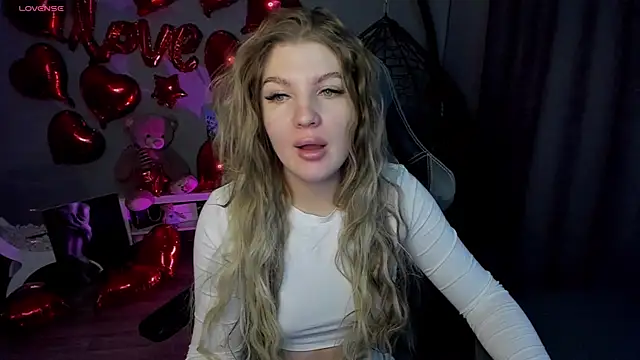 Snapshot of lily_williamss chatting on February 19, 11:57 pm lily williamss online show from February 19, 11:57 pm