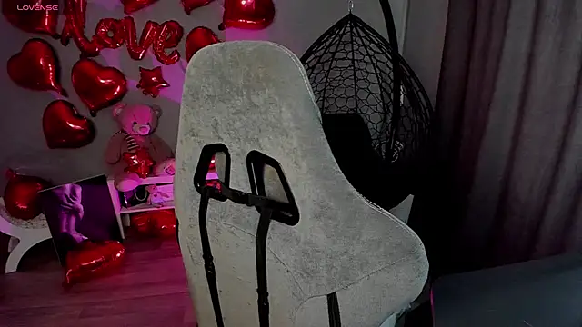 Snapshot of lily_williamss chatting on February 28, 3:59 am lily williamss online show from February 28, 3:59 am