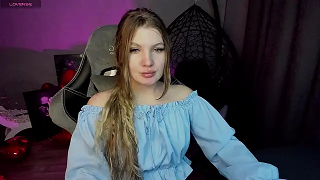 Snapshot of lily_williamss chatting on March 6, 12:21 am lily williamss online show from March 6, 12:21 am