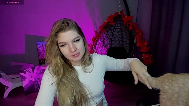 Snapshot of lily_williamss chatting on September 11, 12:11 am lily williamss online show from September 11, 12:11 am