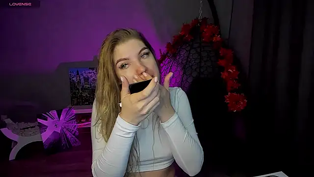 Snapshot of lily_williamss chatting on September 30, 12:04 am lily williamss online show from September 30, 12:04 am