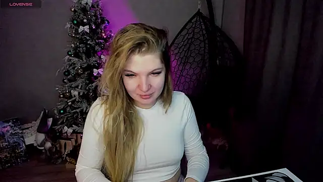 Snapshot of lily_williamss chatting on November 15, 12:19 am lily williamss online show from November 15, 12:19 am