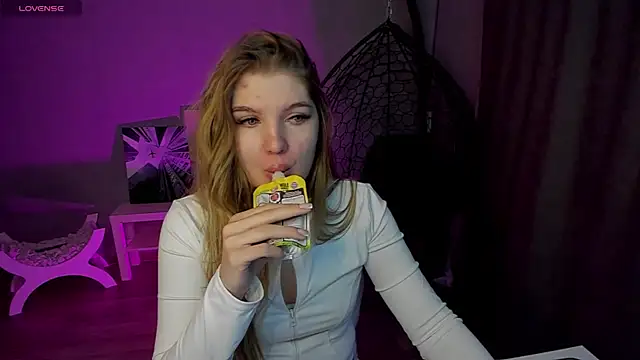 lily williamss online show from February 27, 12:43 am