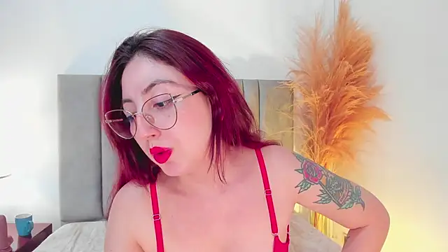 Emilywatsonn online show from January 9, 2:51 pm