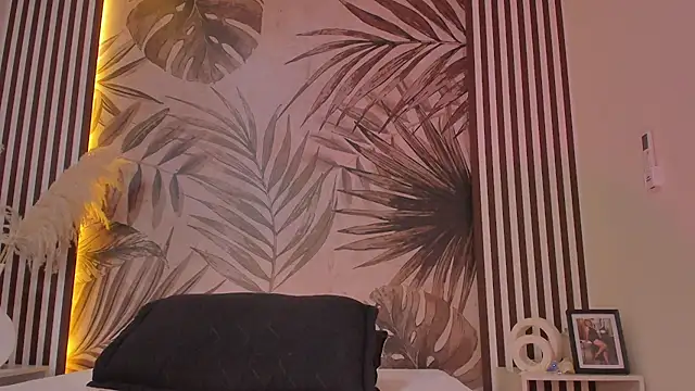 Samaantha-White online show from November 10, 11:42 am