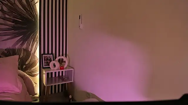 Samaantha-White online show from February 26, 11:53 am