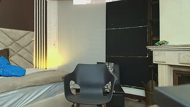 Snapshot of Ambarross chatting on December 22, 7:21 pm Ambarross online show from December 22, 7:21 pm