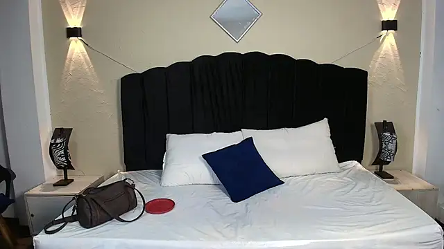 Snapshot of Ambarross chatting on October 14, 7:36 pm Ambarross online show from October 14, 7:36 pm