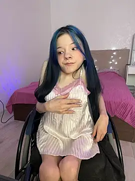 Snapshot of MiniSophiaa chatting on February 10, 7:56 am MiniSophiaa online show from February 10, 7:56 am