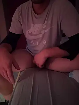 Bennyben8604 online show from December 12, 1:32 am