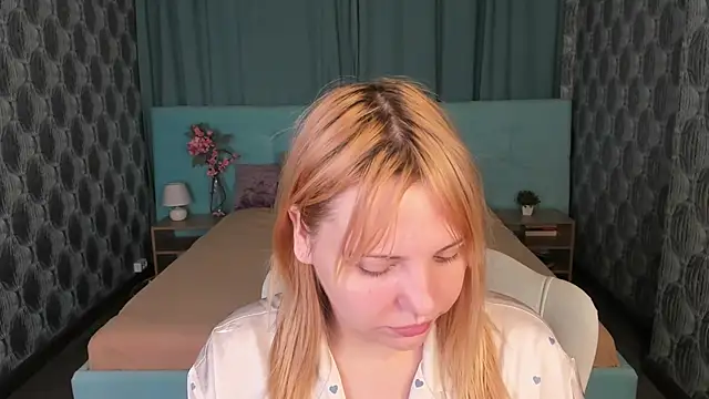 Snapshot of Stacy_Luv chatting on September 20, 12:33 am Stacy Luv online show from September 20, 12:33 am