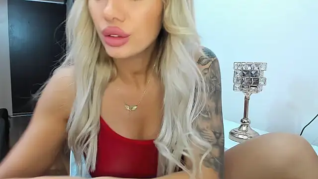 ElsaBby online show from February 11, 8:42 pm