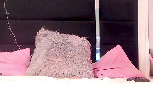 Snapshot of Demyraii chatting on December 2, 3:34 am Demyraii online show from December 2, 3:34 am