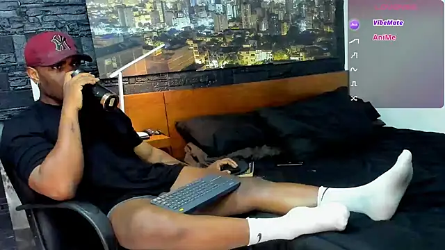 thomas santtos1 online show from February 6, 11:37 pm