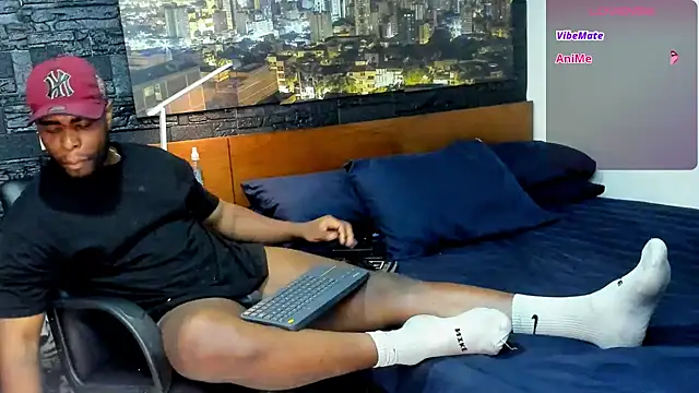 thomas santtos1 online show from February 24, 11:41 pm